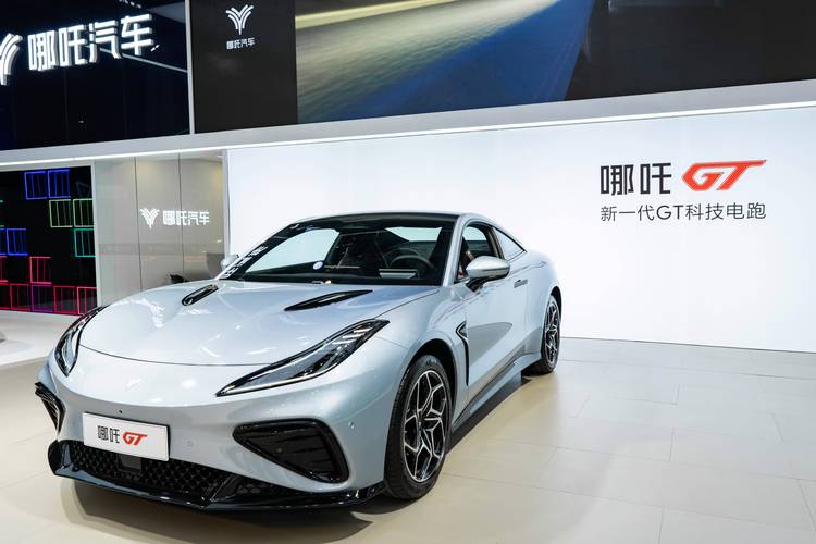 惠州龙门县盛隆鑫企业管理咨询哪吒汽车在智能汽车领域的表现，领途汽车在新能源汽车市场中的影响力